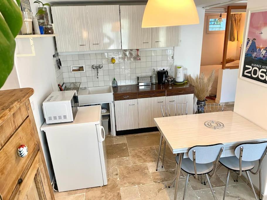 La Suite De La Maison Jaune Montpellier Bagian luar foto